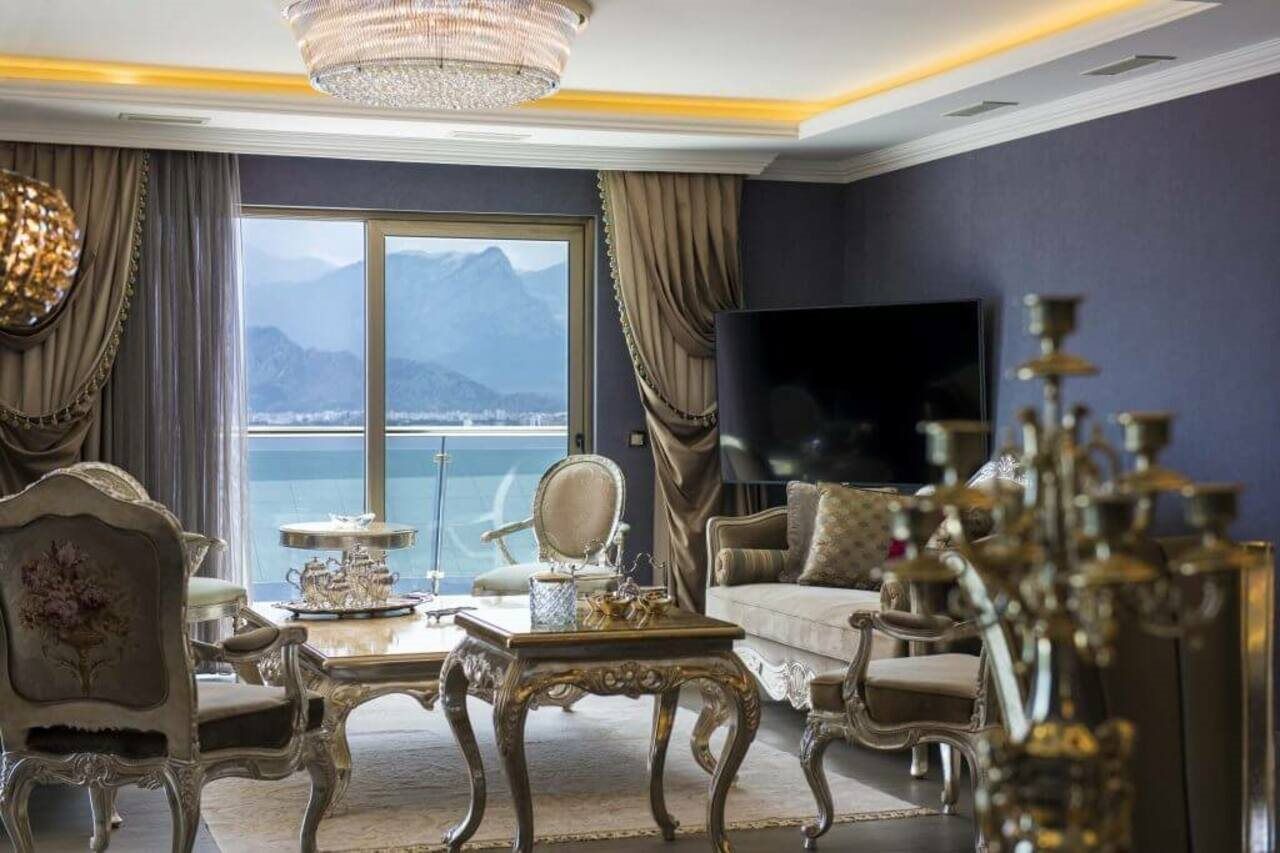 Ramada Plaza Hotel 5*